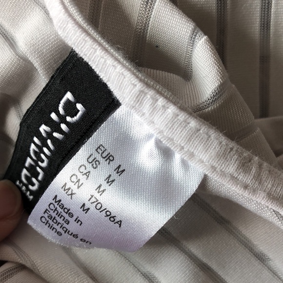 🌻3/$20🌻H&M Divided white sheer striped crop top - Picture 4 of 4